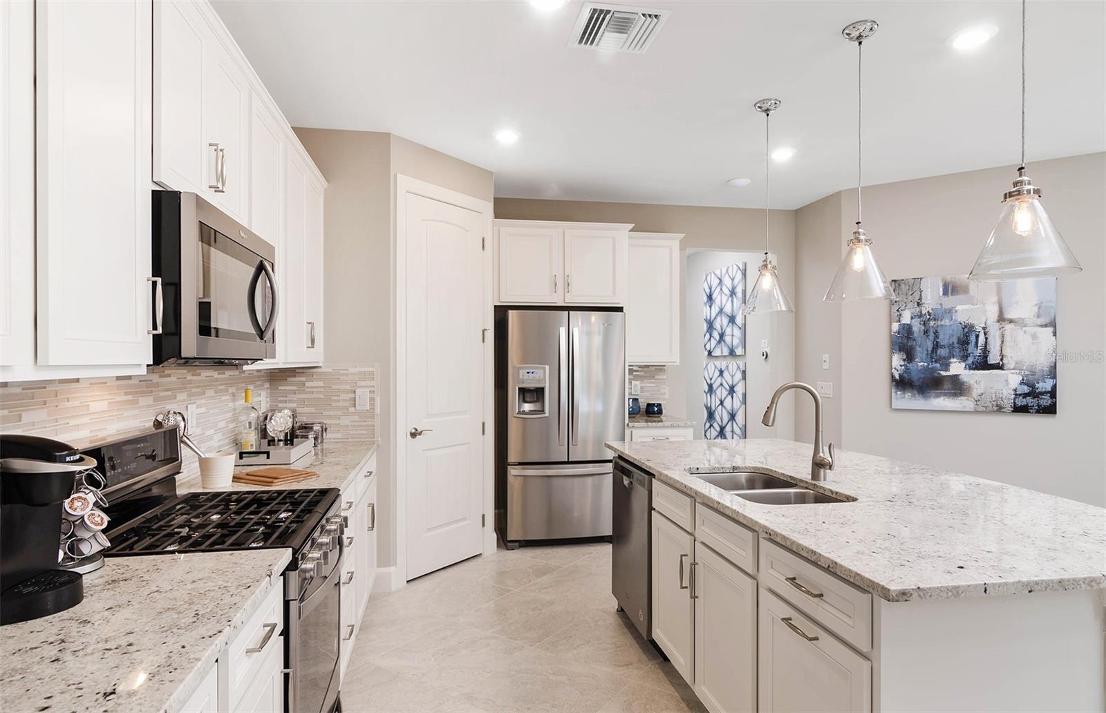 Image 6 of 37 For 7625 Highgrove Avenue