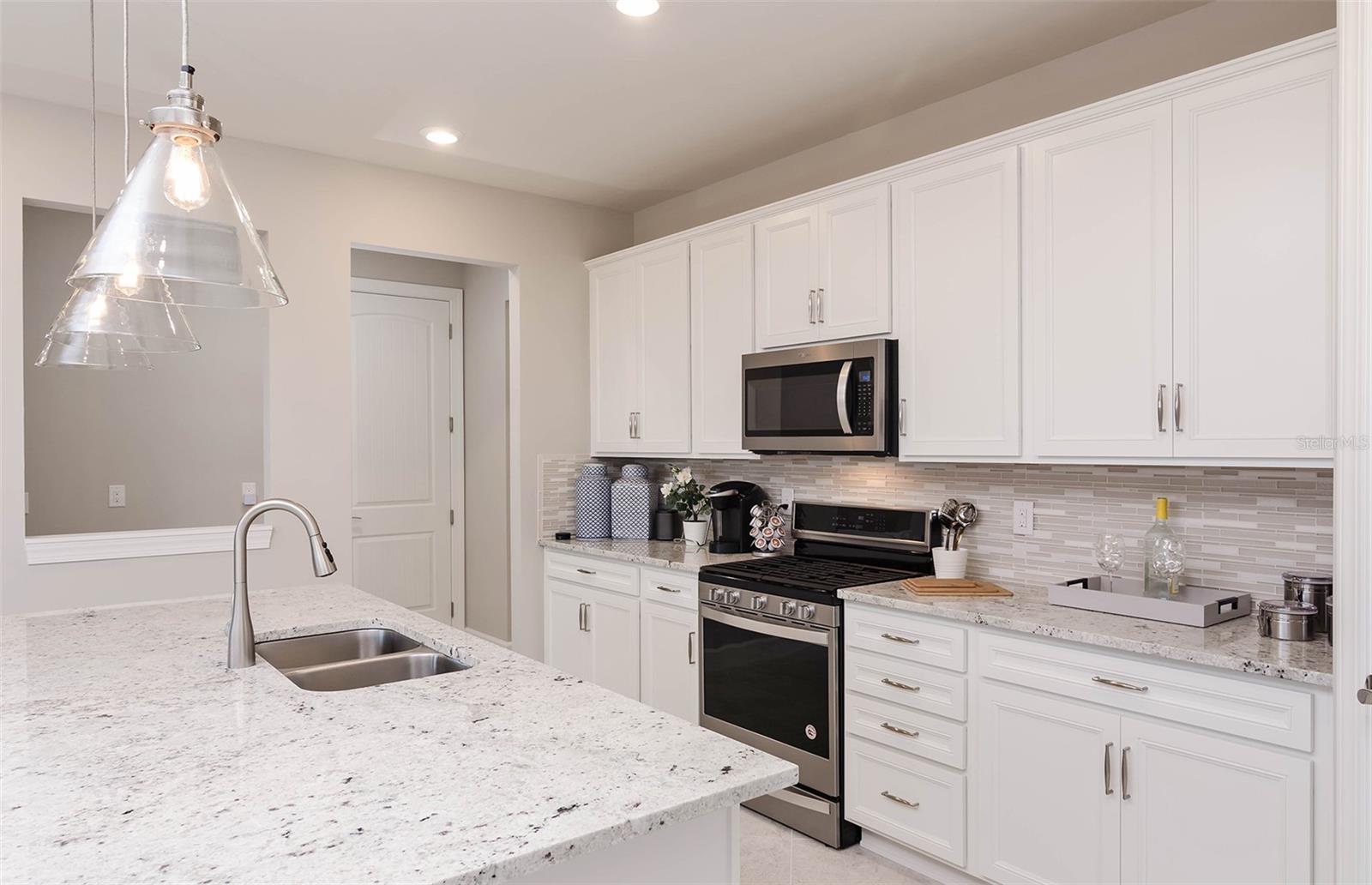 Image 7 of 37 For 7625 Highgrove Avenue