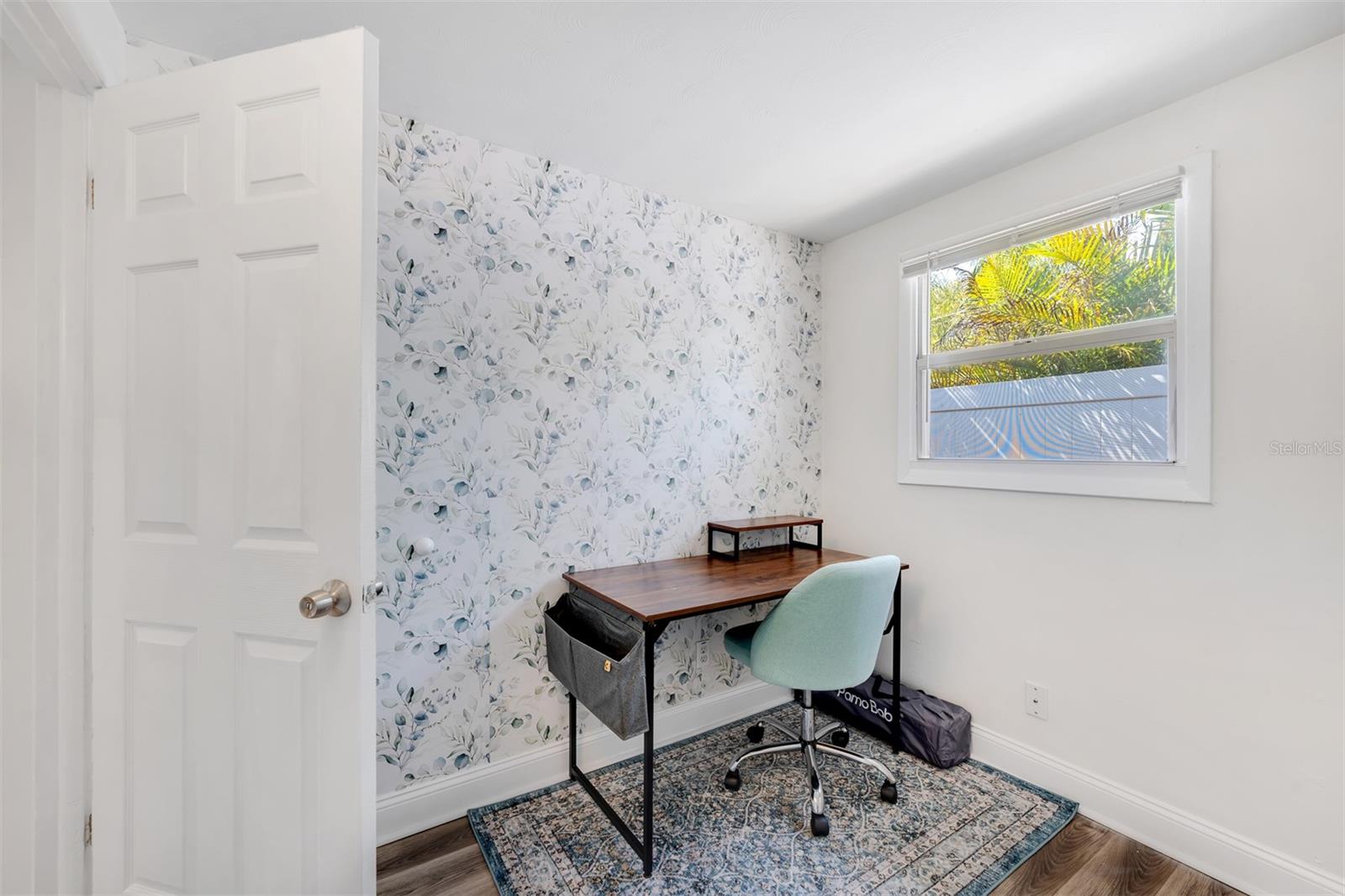 Image 19 of 30 For 11919 102nd Street