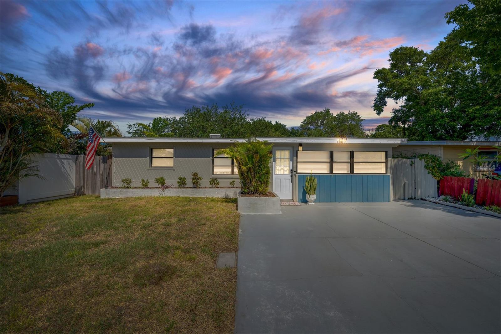 Image 2 of 30 For 11919 102nd Street
