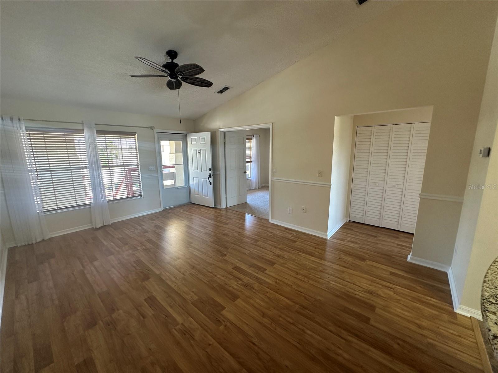 Image 4 of 19 For 4515 Whitton Way 131