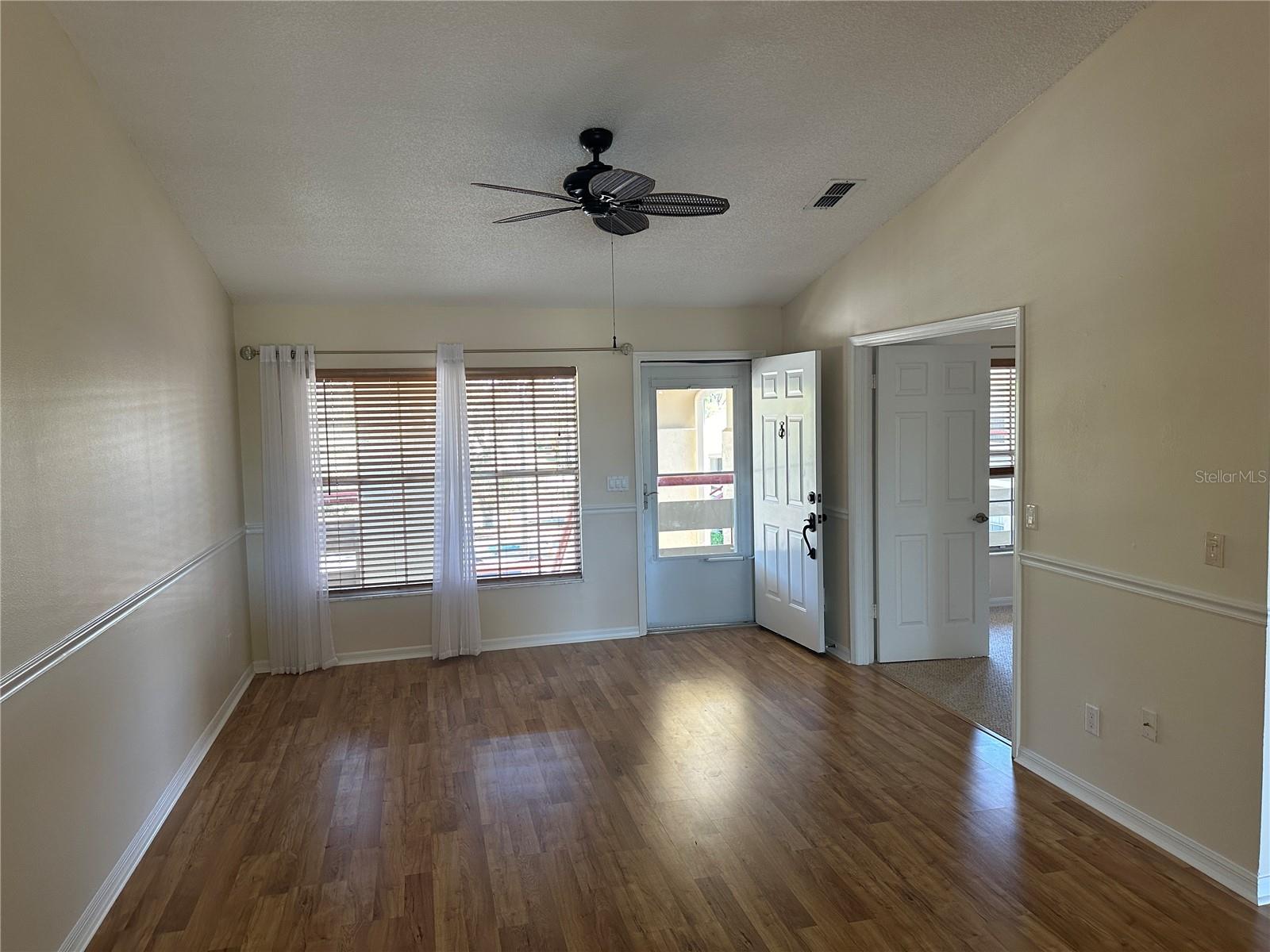 Image 5 of 19 For 4515 Whitton Way 131