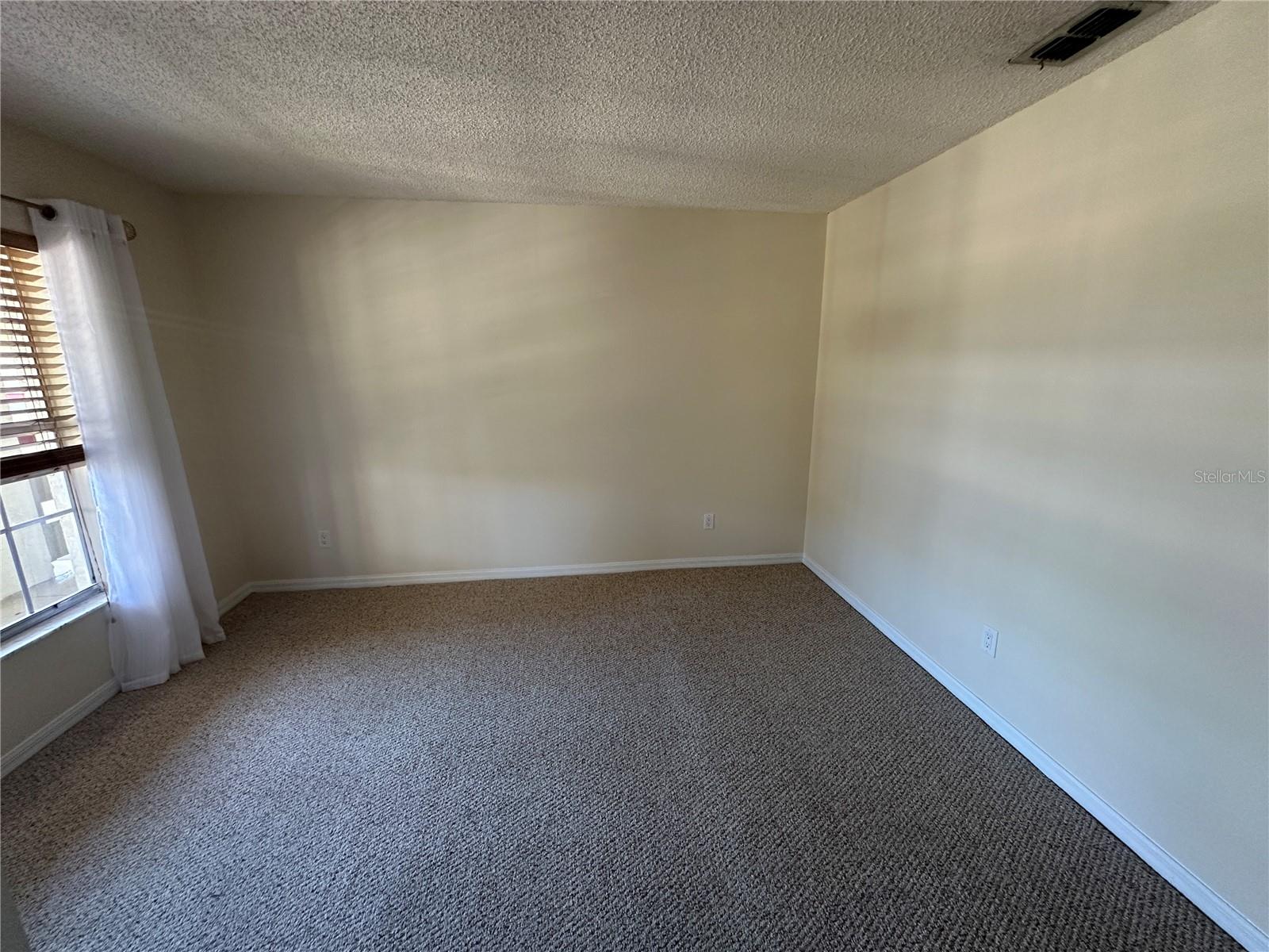 Image 7 of 19 For 4515 Whitton Way 131