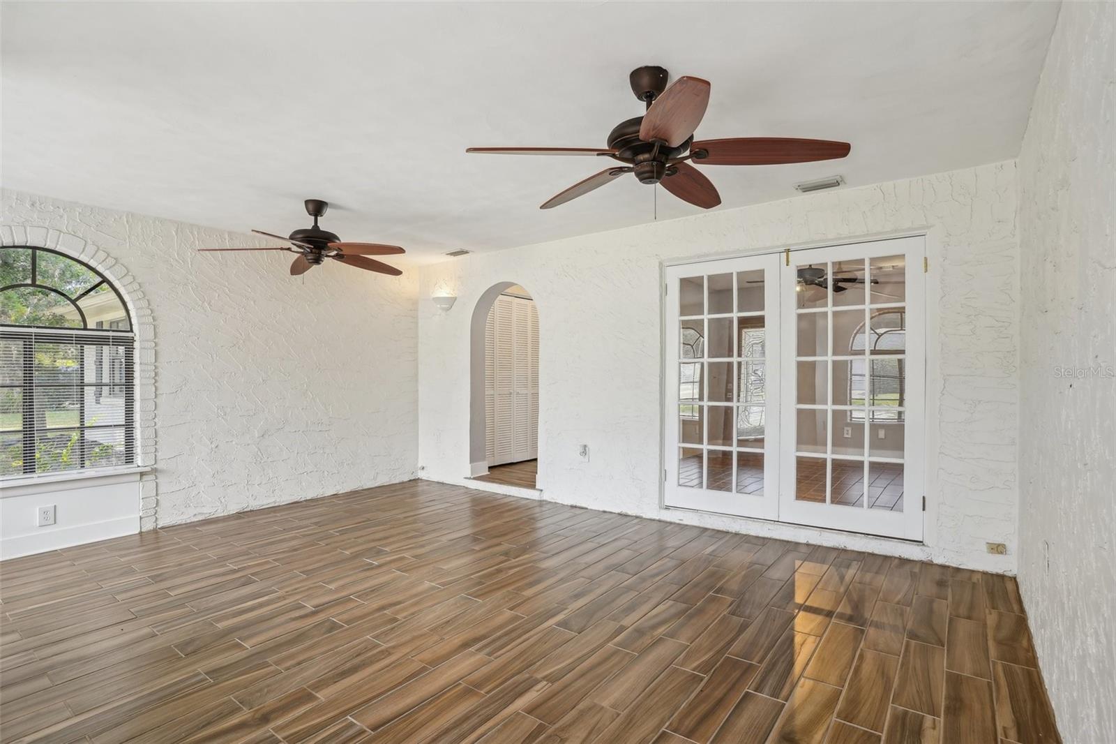 Image 3 of 23 For 520 Hamlet Drive