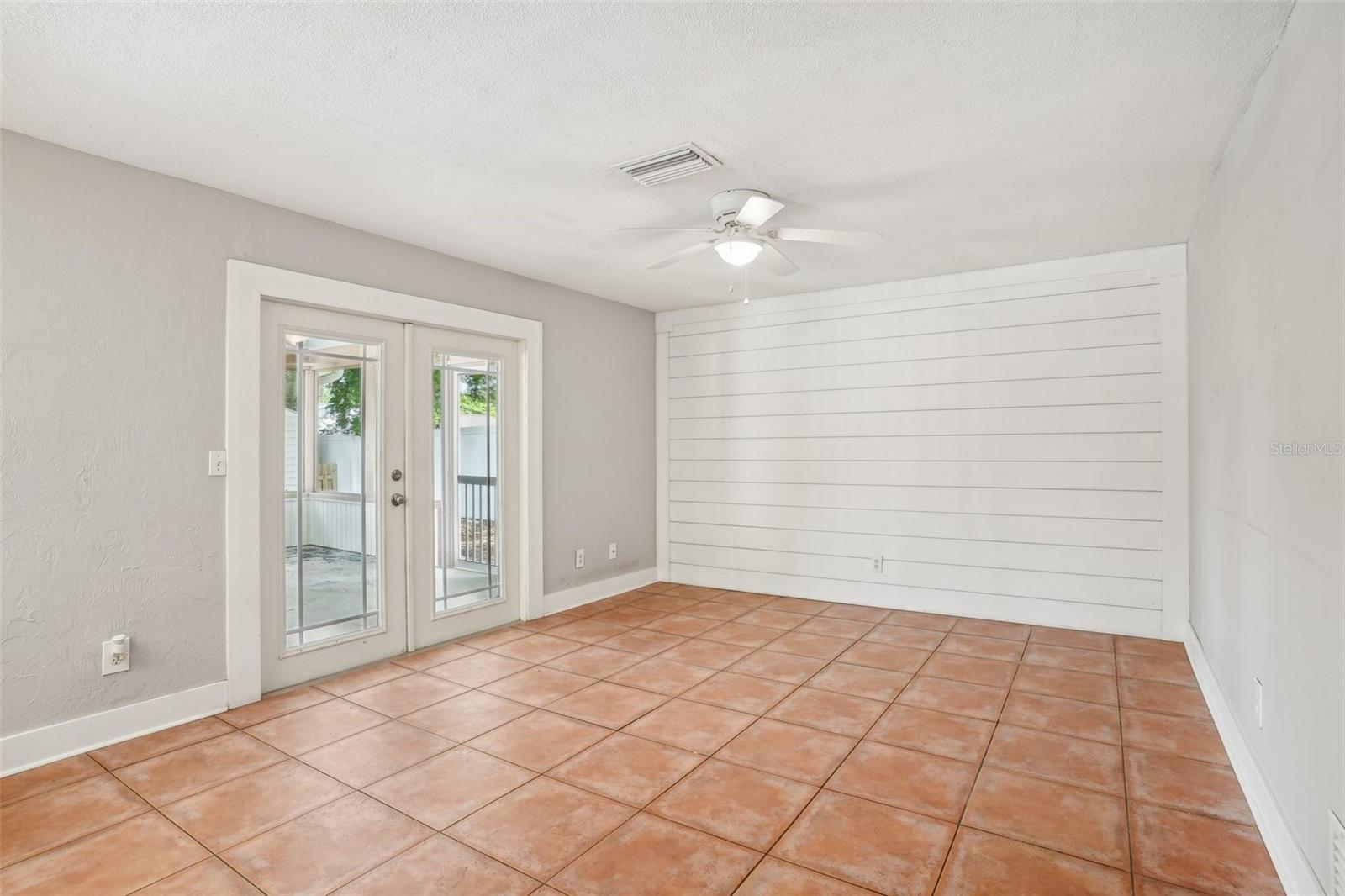 Image 9 of 23 For 520 Hamlet Drive