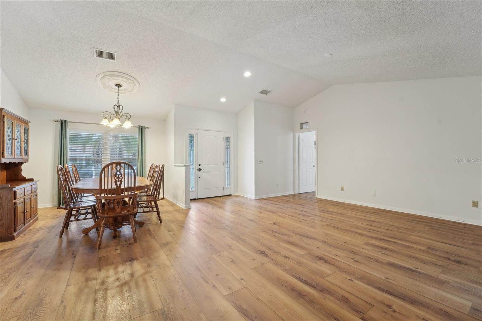 Image 6 of 43 For 1624 Shady Leaf Drive