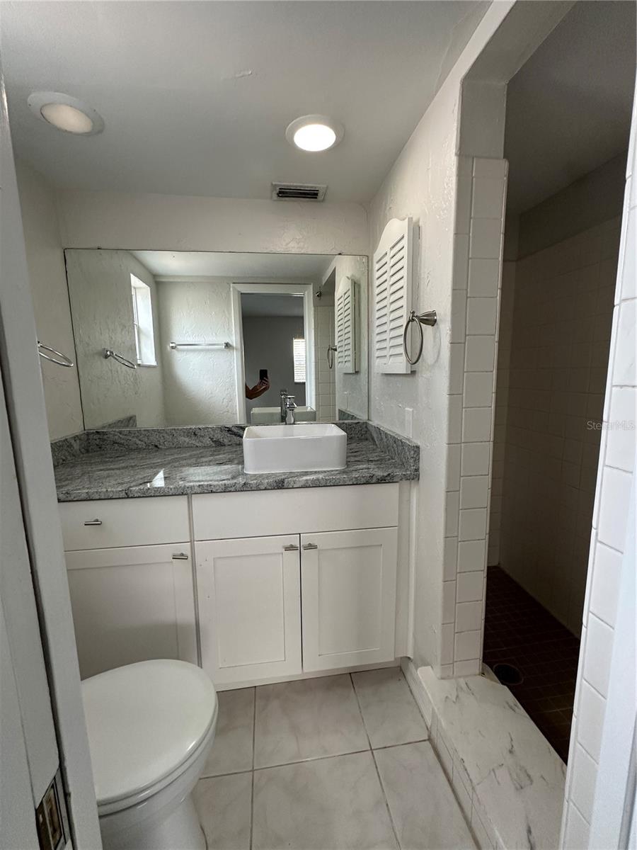 Image 10 of 10 For 4545 Overlook Drive Ne B