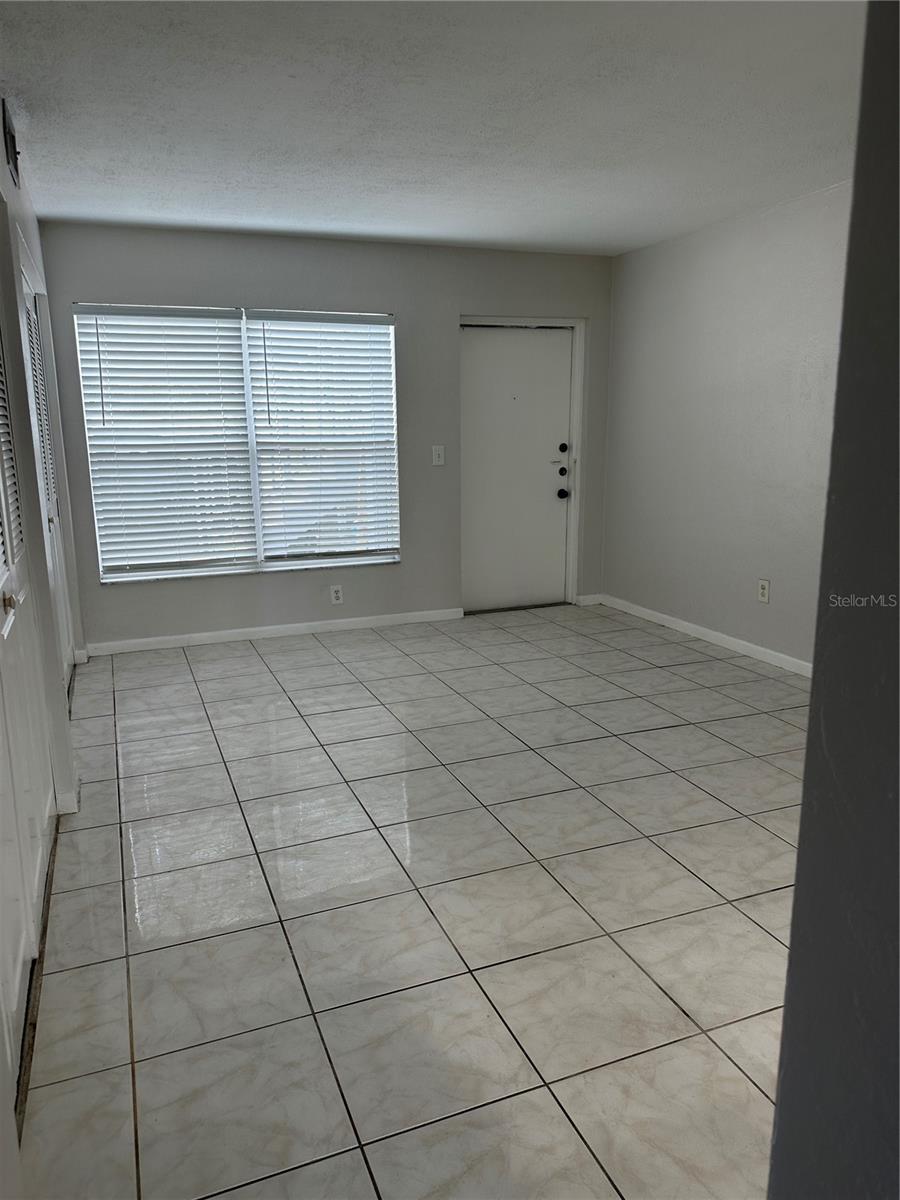 Image 3 of 10 For 4545 Overlook Drive Ne B