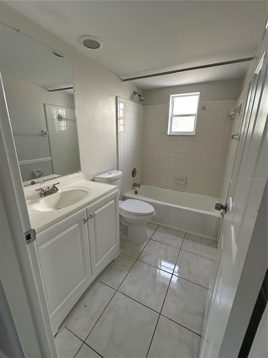 Image 7 of 10 For 4545 Overlook Drive Ne B
