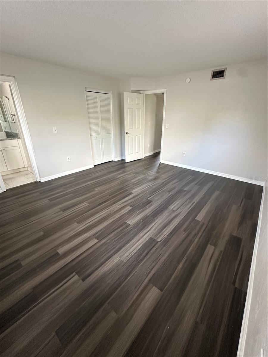 Image 8 of 10 For 4545 Overlook Drive Ne B