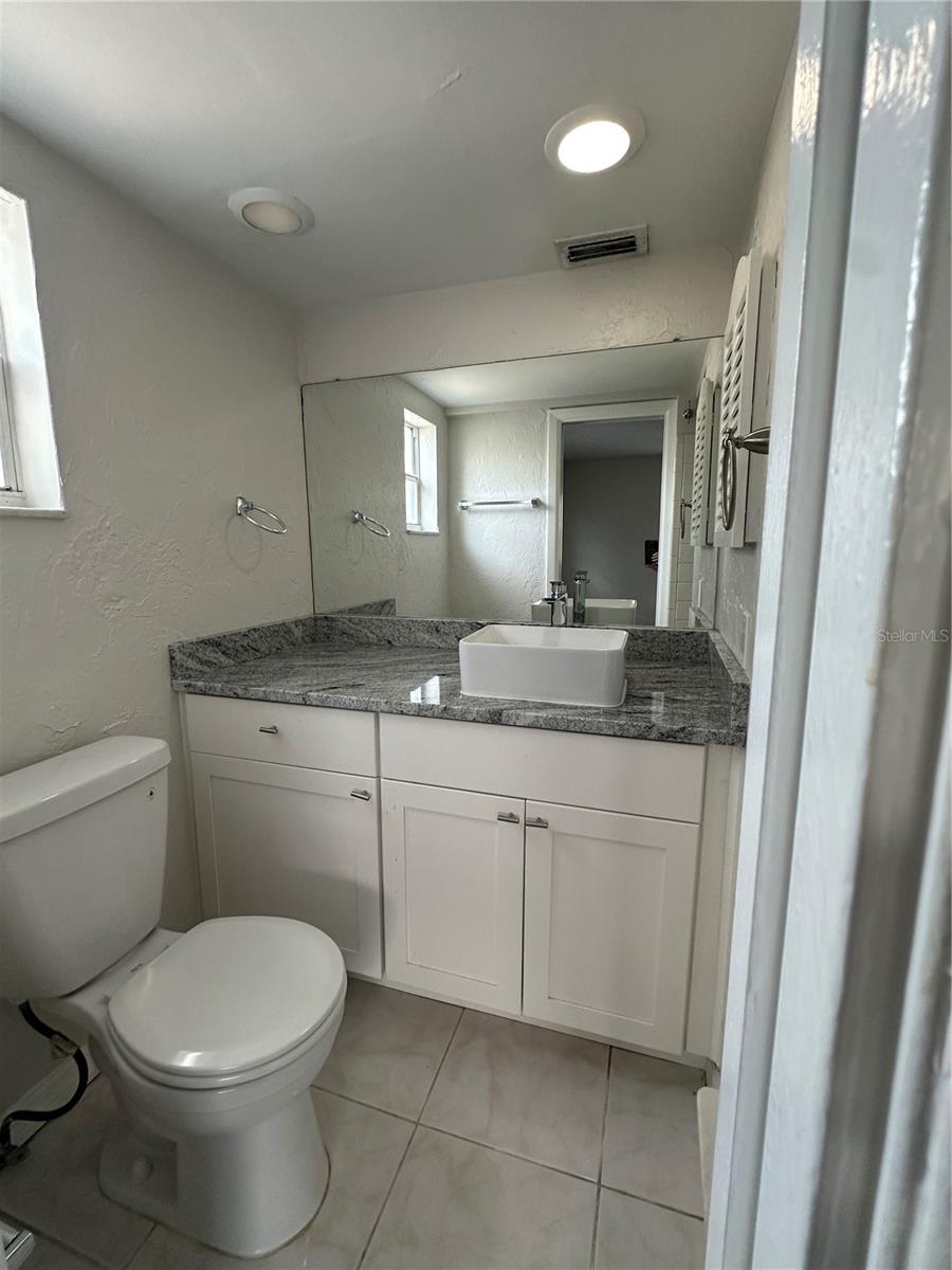 Image 9 of 10 For 4545 Overlook Drive Ne B