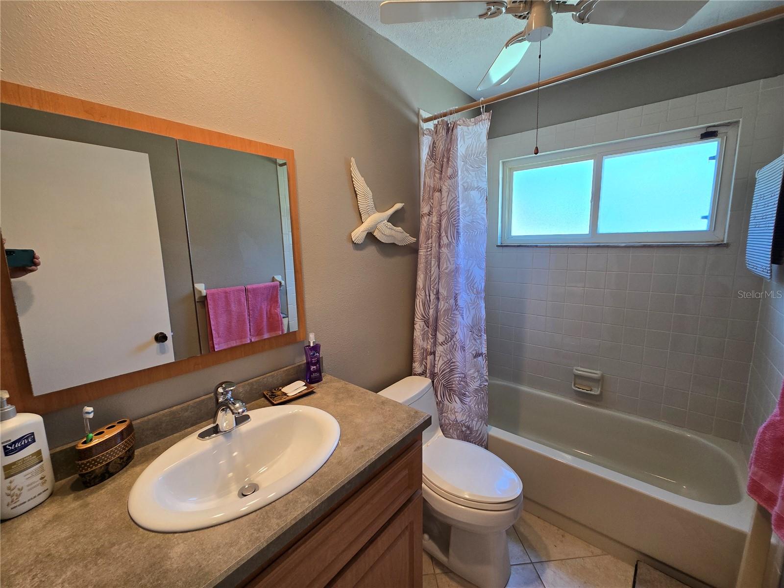 Image 11 of 23 For 827 Creekside Lane
