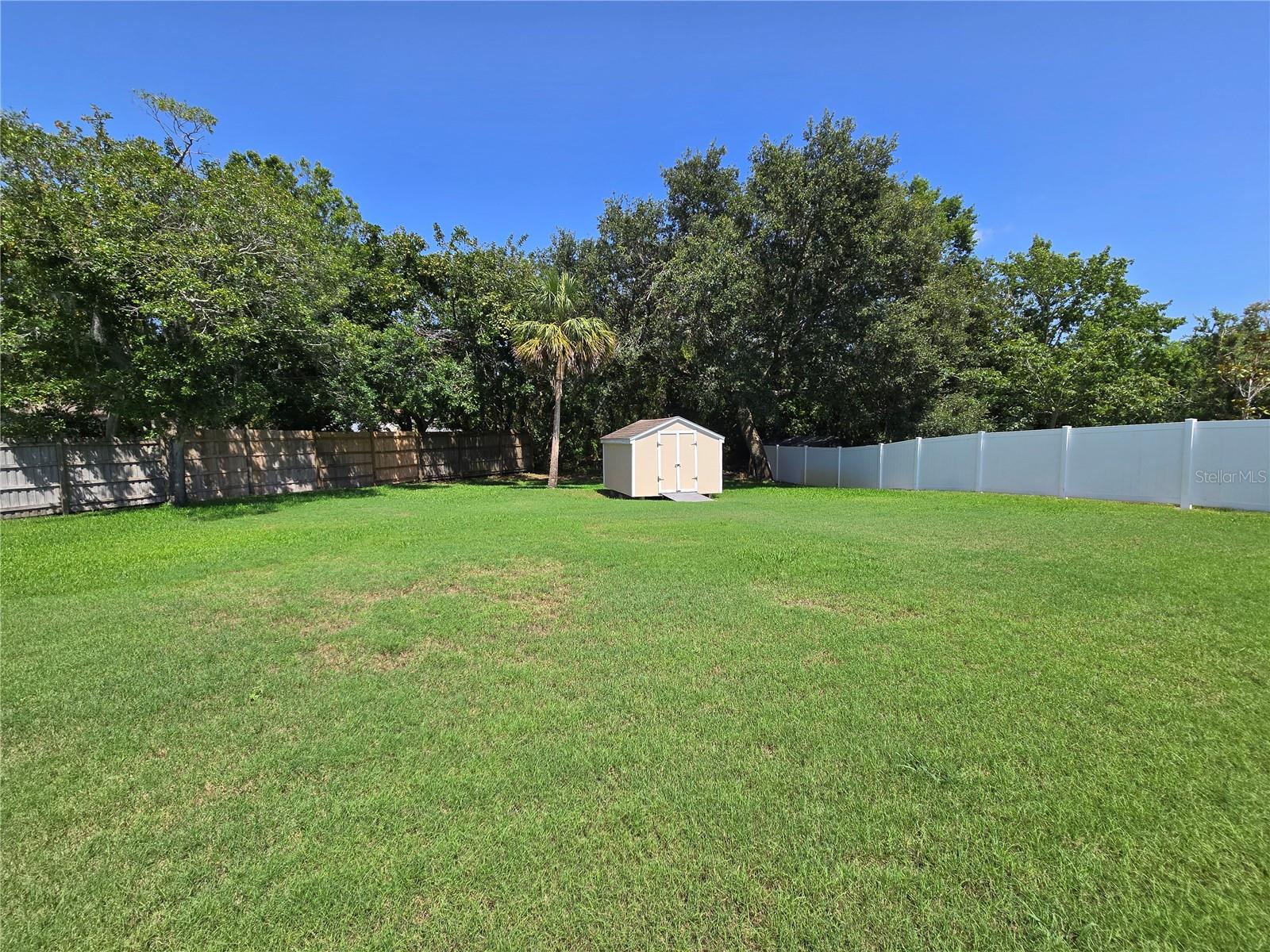 Image 21 of 23 For 827 Creekside Lane