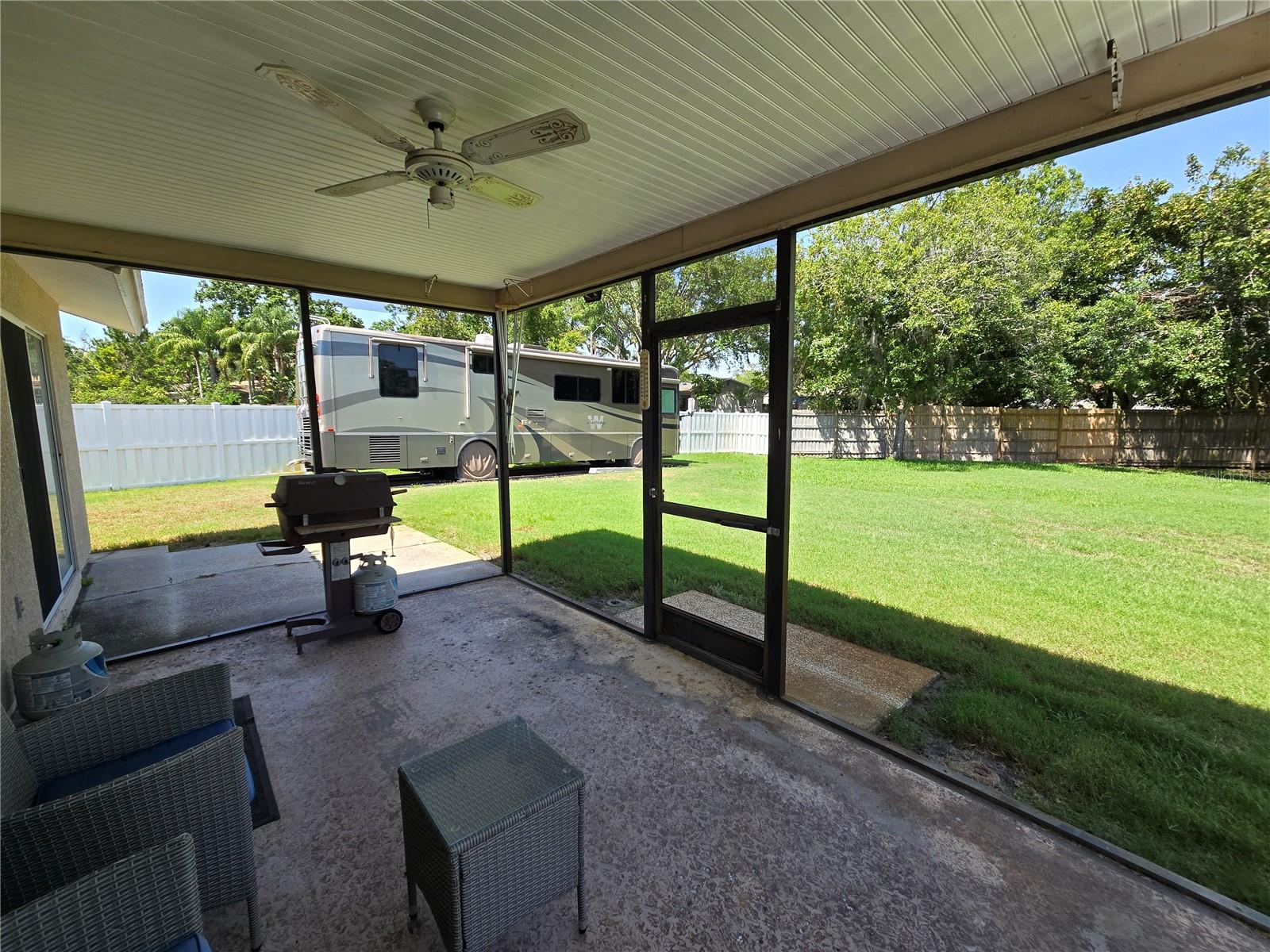 Image 22 of 23 For 827 Creekside Lane