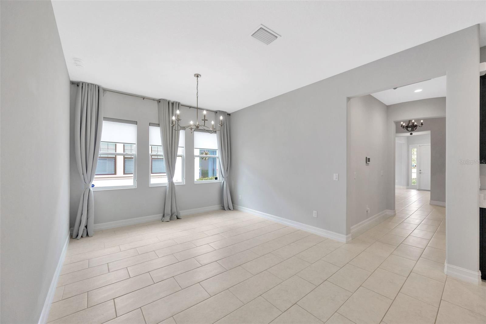 Listing photo id 19 for 4551 Barletta Court