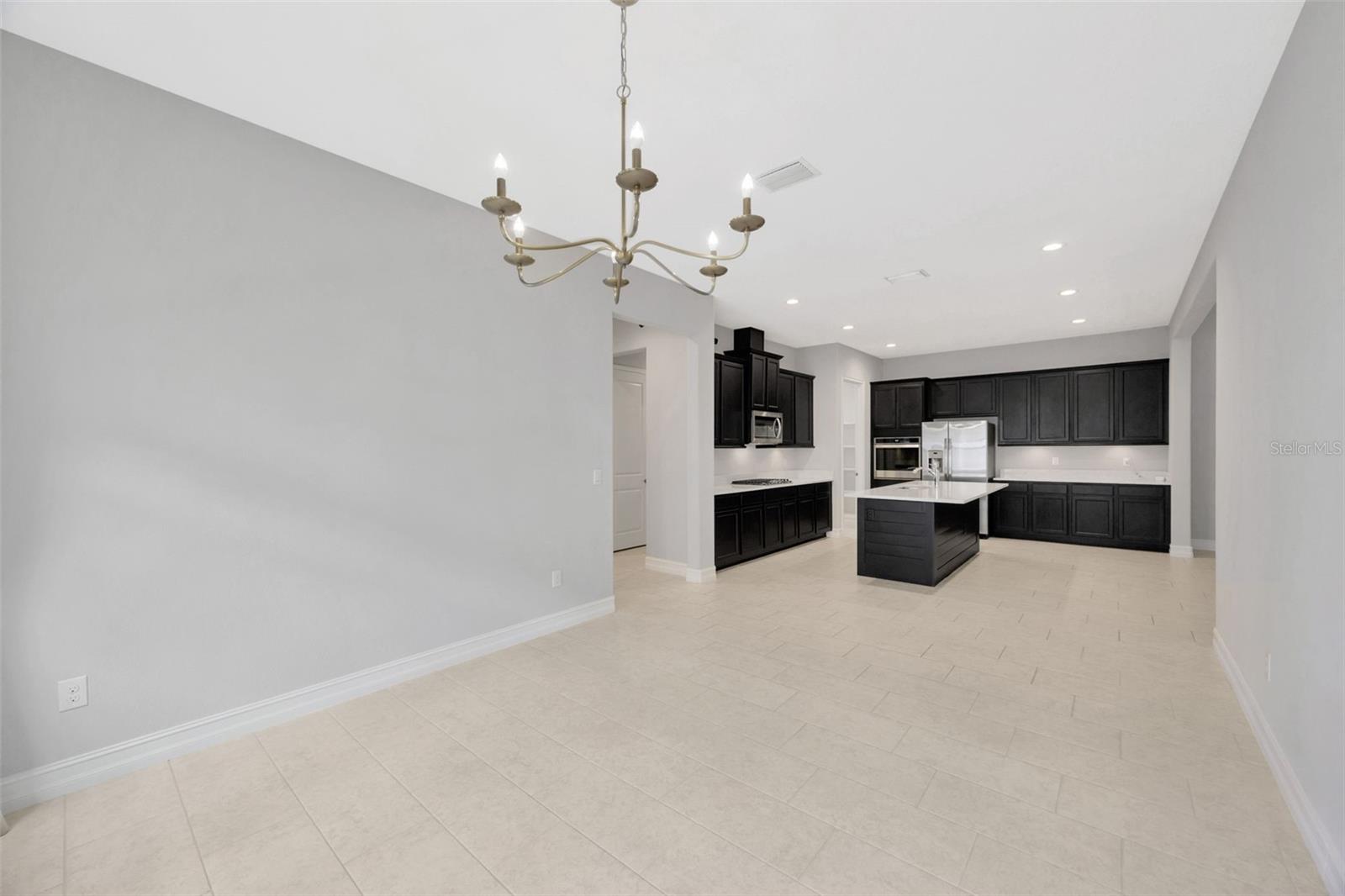 Listing photo id 20 for 4551 Barletta Court