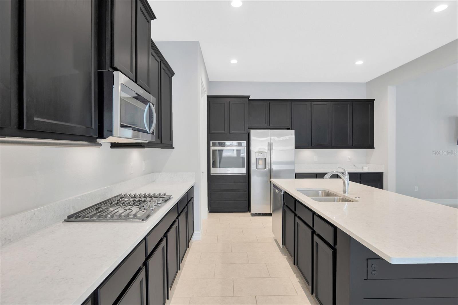 Listing photo id 23 for 4551 Barletta Court