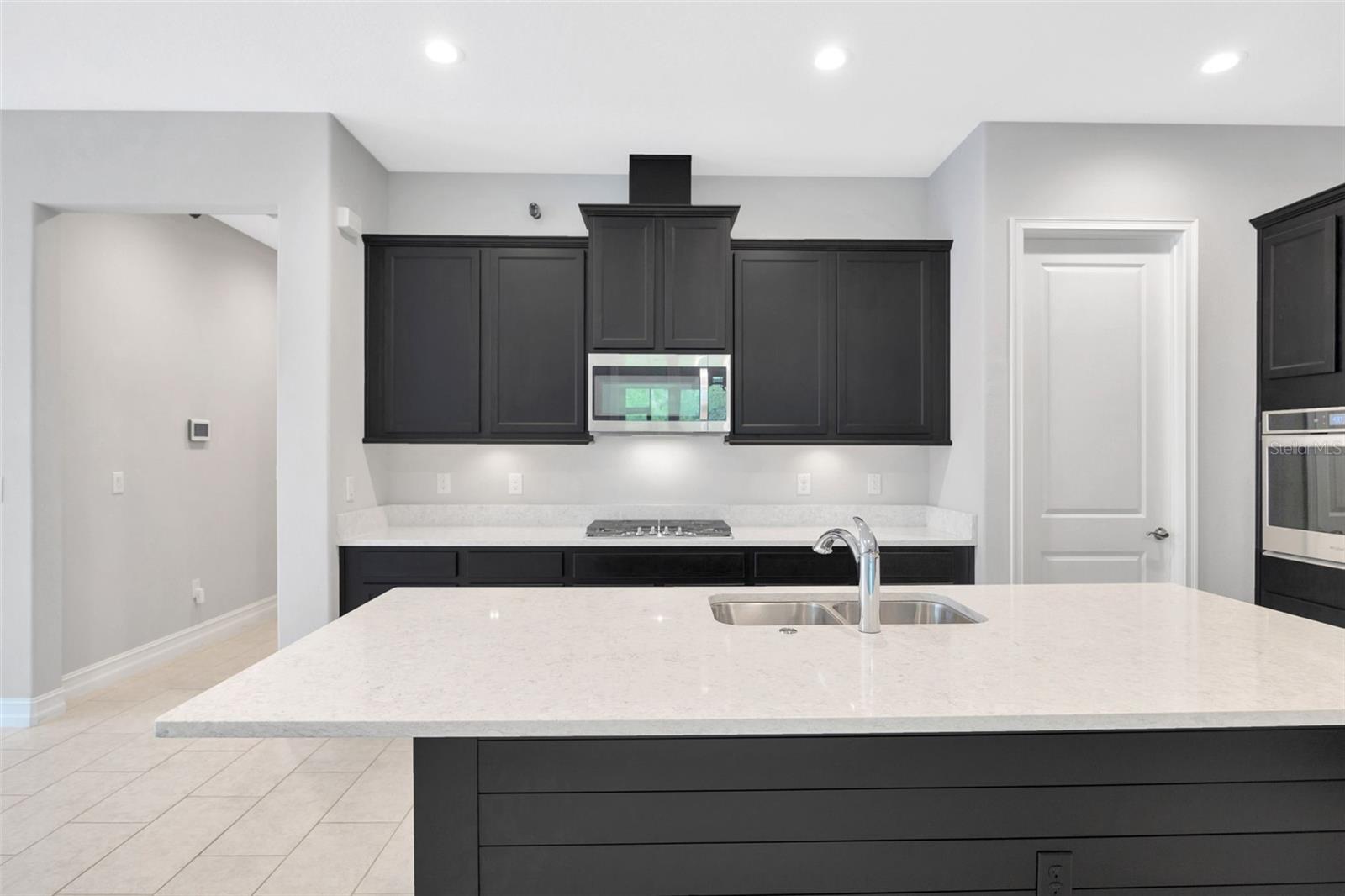 Listing photo id 24 for 4551 Barletta Court