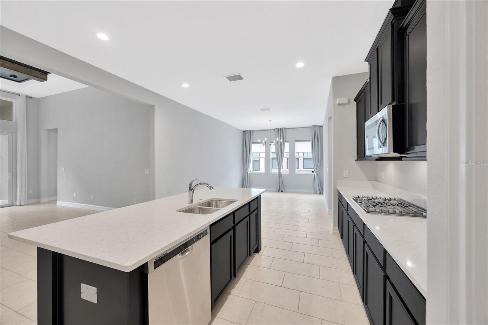 Listing photo id 28 for 4551 Barletta Court