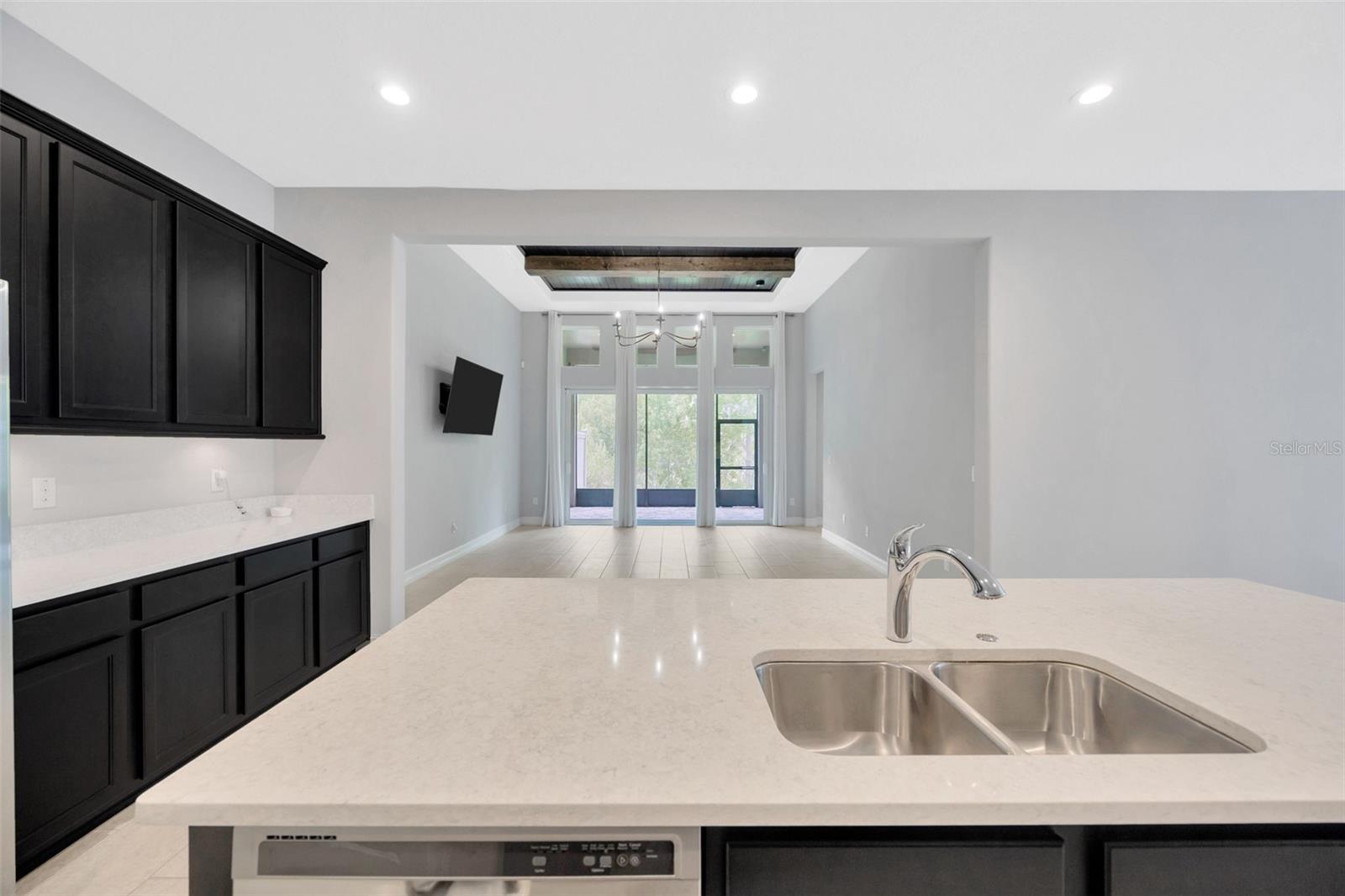 Listing photo id 31 for 4551 Barletta Court