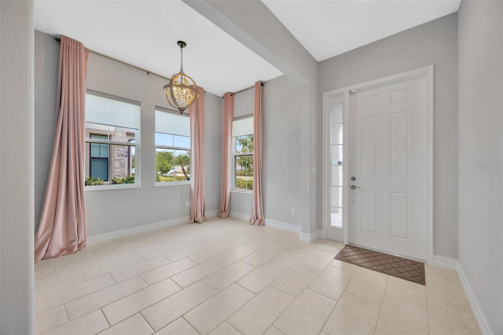 Listing photo id 4 for 4551 Barletta Court