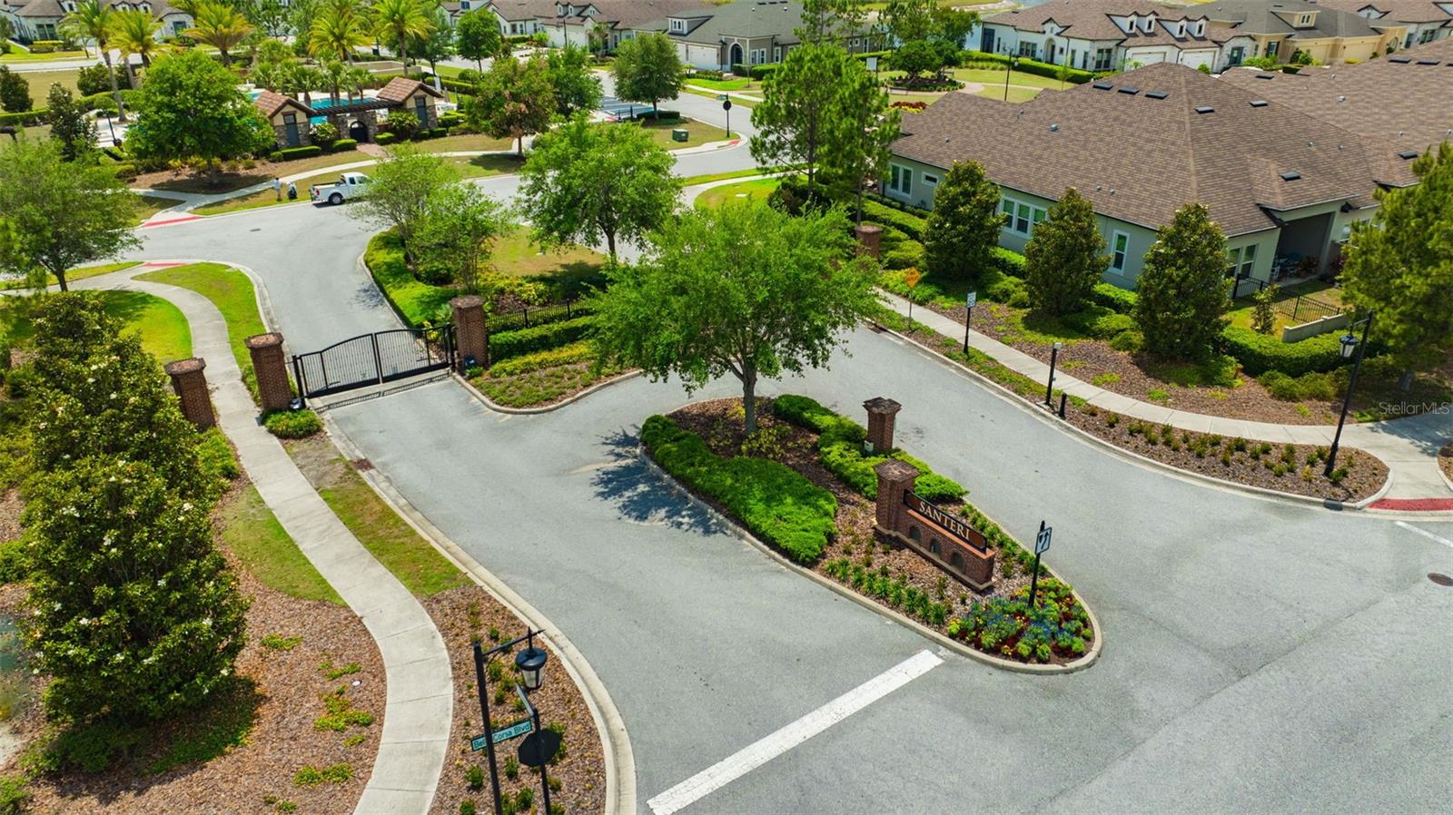 Listing photo id 58 for 4551 Barletta Court