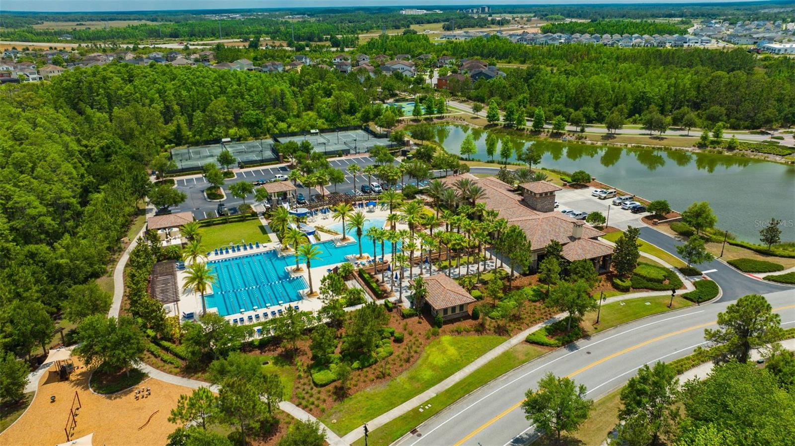 Listing photo id 64 for 4551 Barletta Court