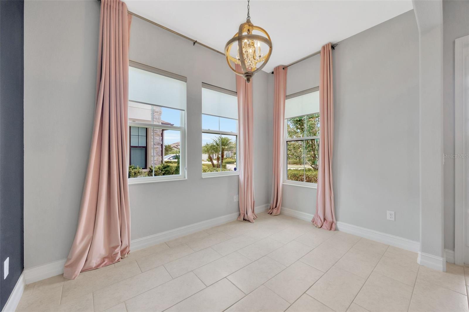 Listing photo id 6 for 4551 Barletta Court