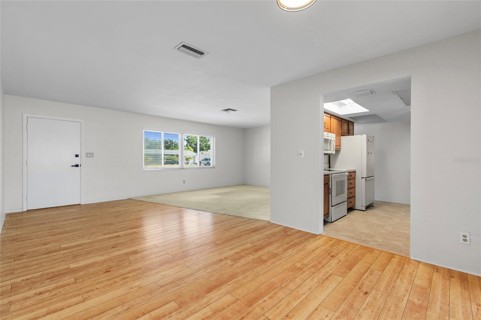 Image 13 of 59 For 11762 82nd Terrace