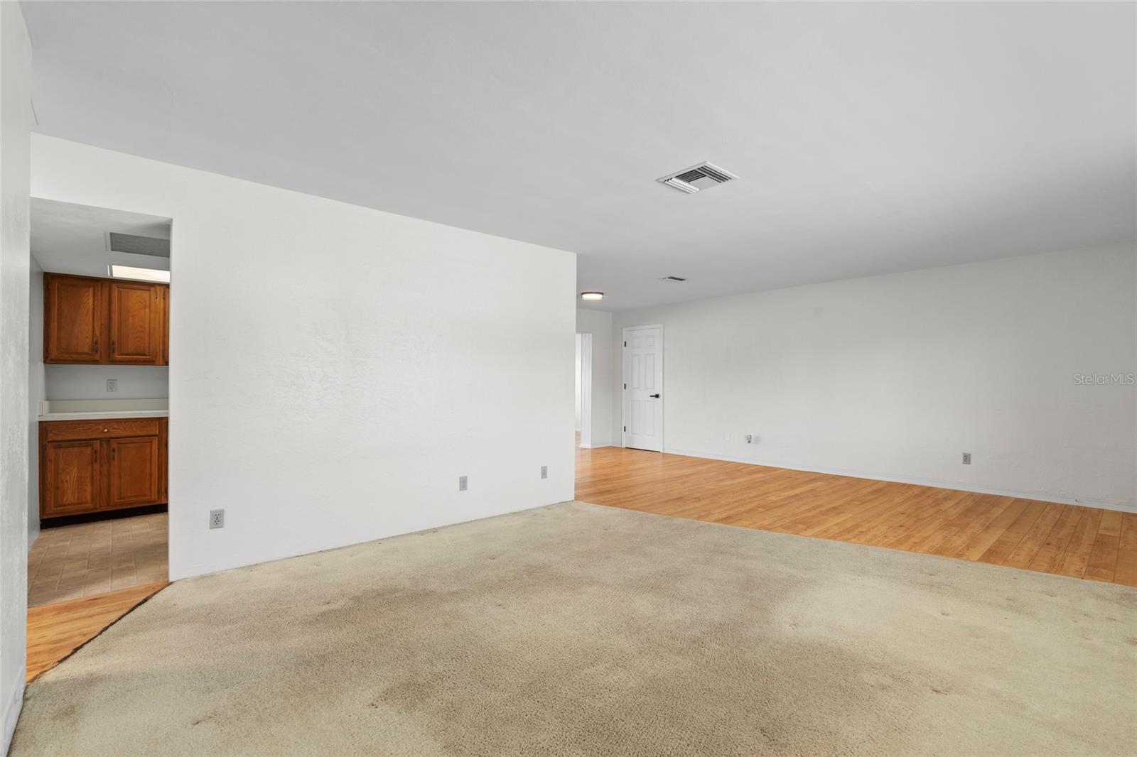 Image 14 of 59 For 11762 82nd Terrace