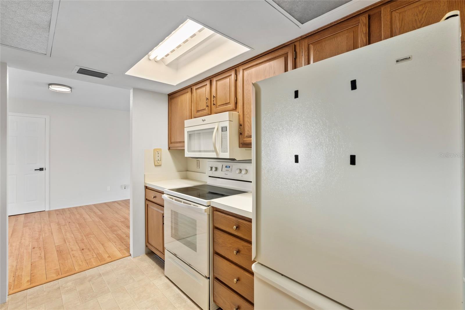 Image 17 of 59 For 11762 82nd Terrace