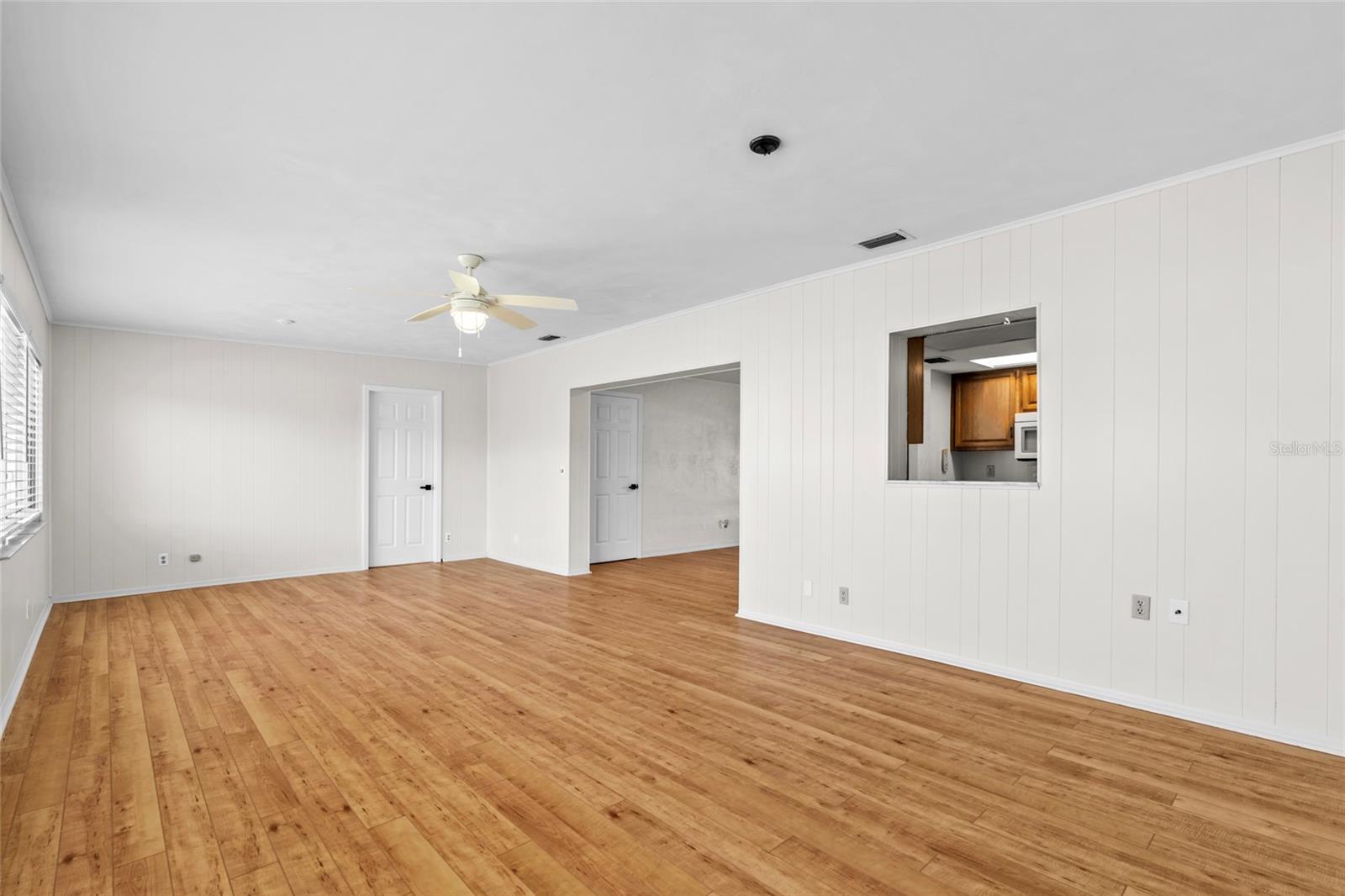 Image 21 of 59 For 11762 82nd Terrace