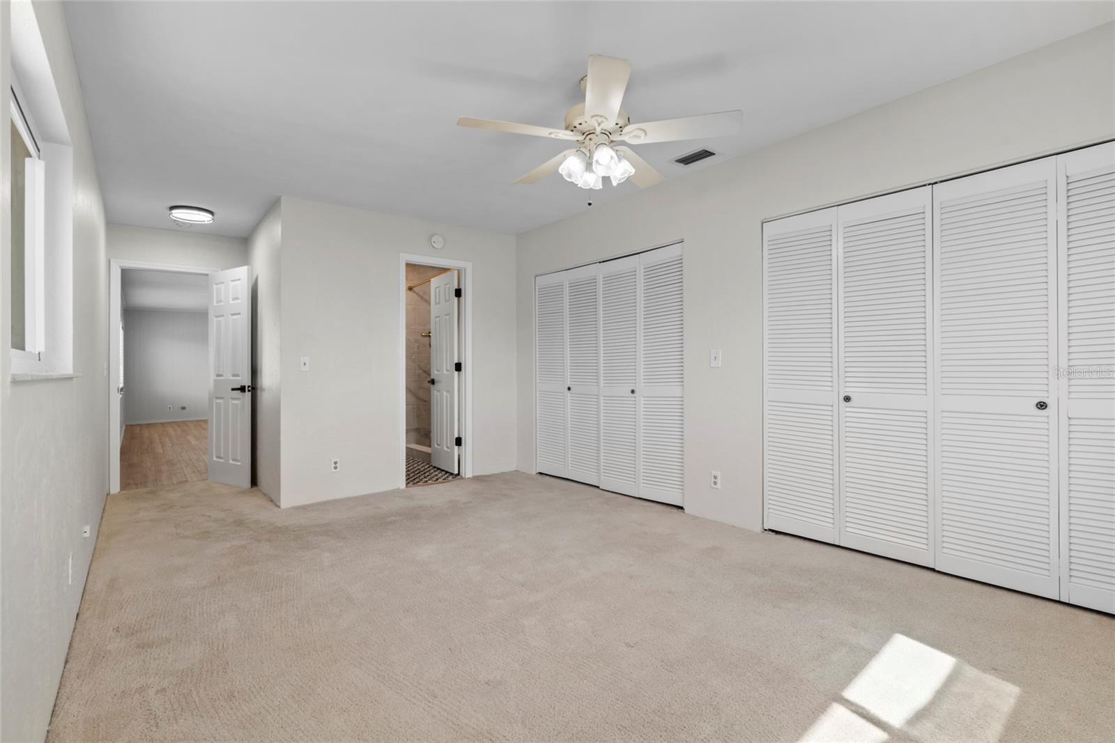 Image 23 of 59 For 11762 82nd Terrace