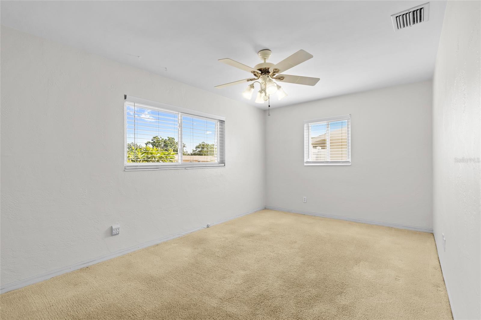 Image 27 of 59 For 11762 82nd Terrace