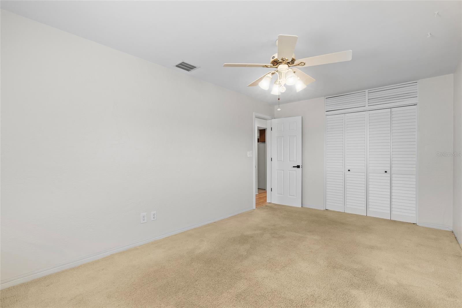 Image 28 of 59 For 11762 82nd Terrace