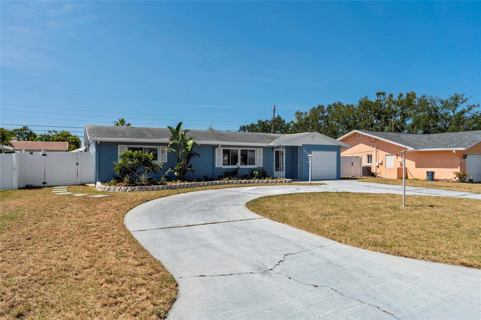 Image 37 of 59 For 11762 82nd Terrace
