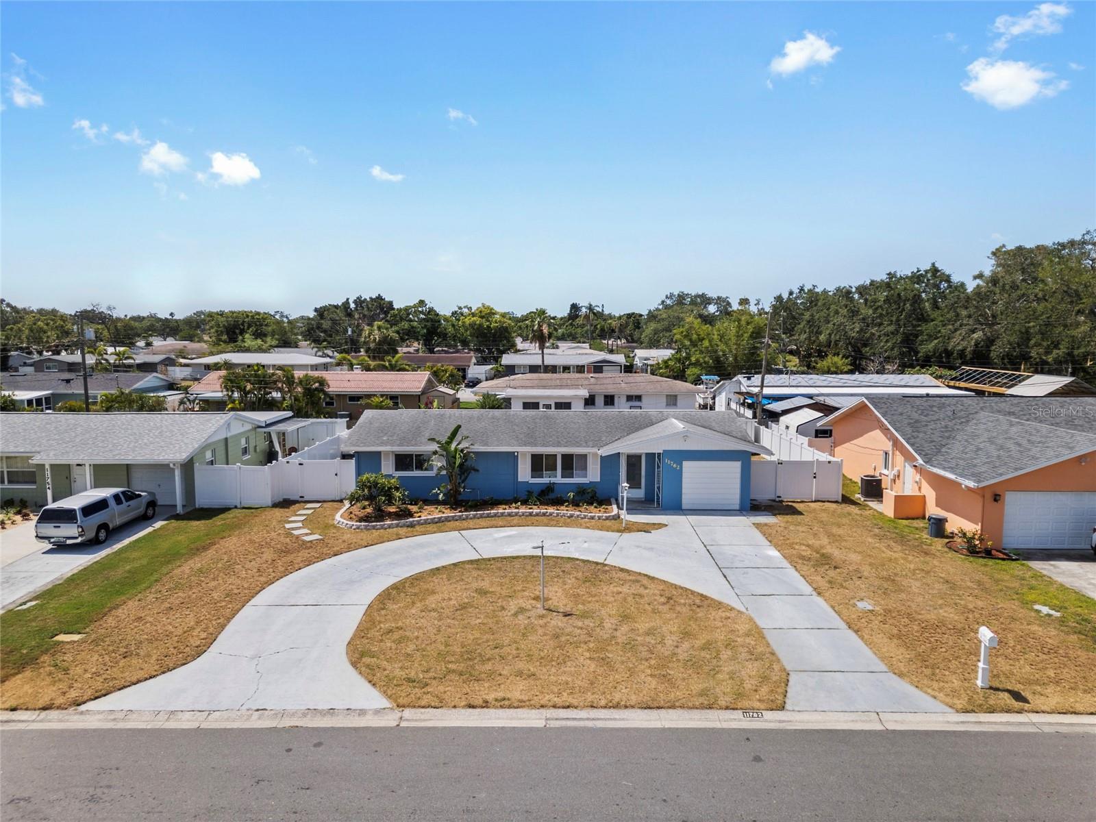 Image 9 of 59 For 11762 82nd Terrace