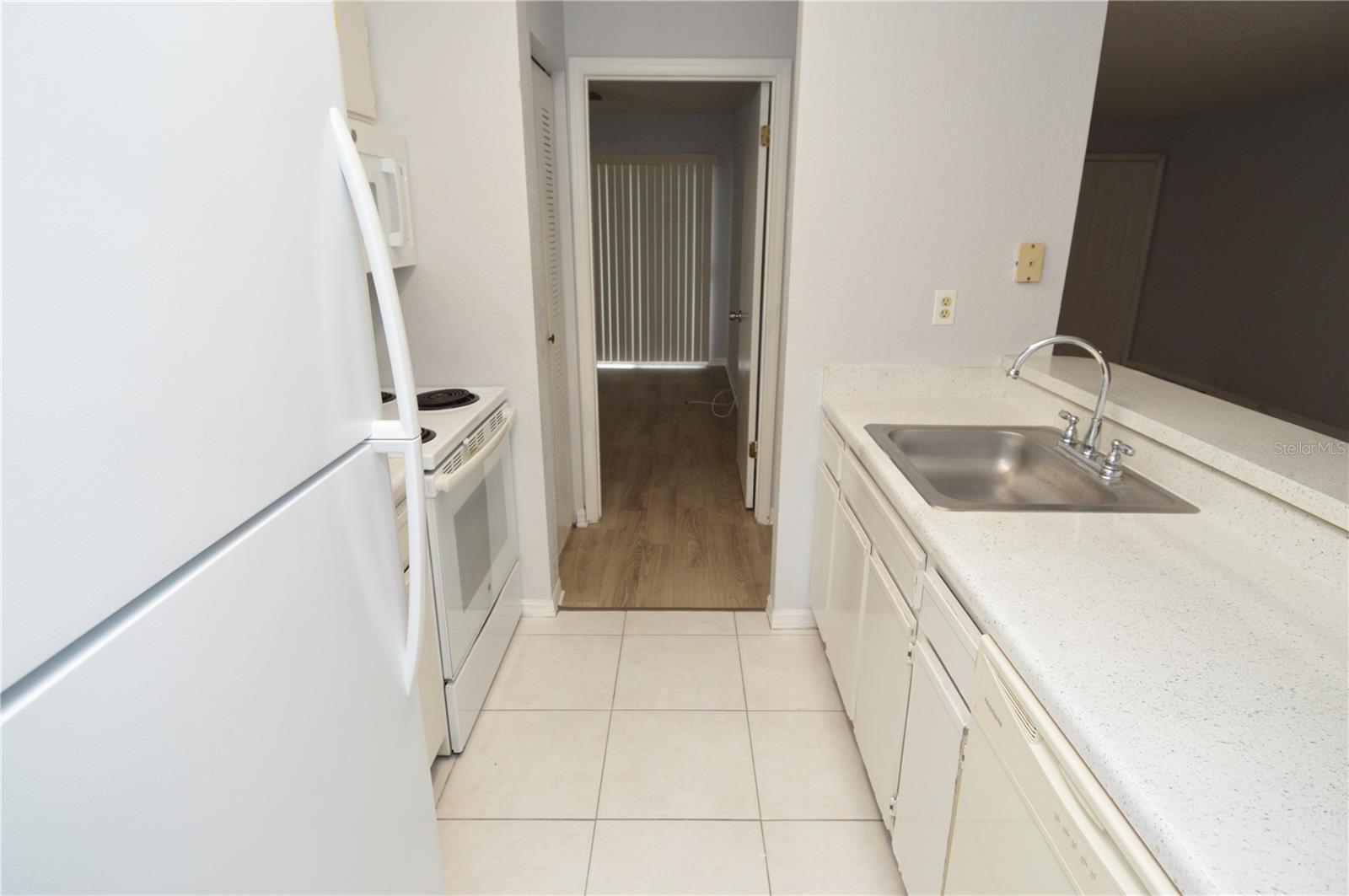 Image 9 of 98 For 10265 Gandy Boulevard N 1511