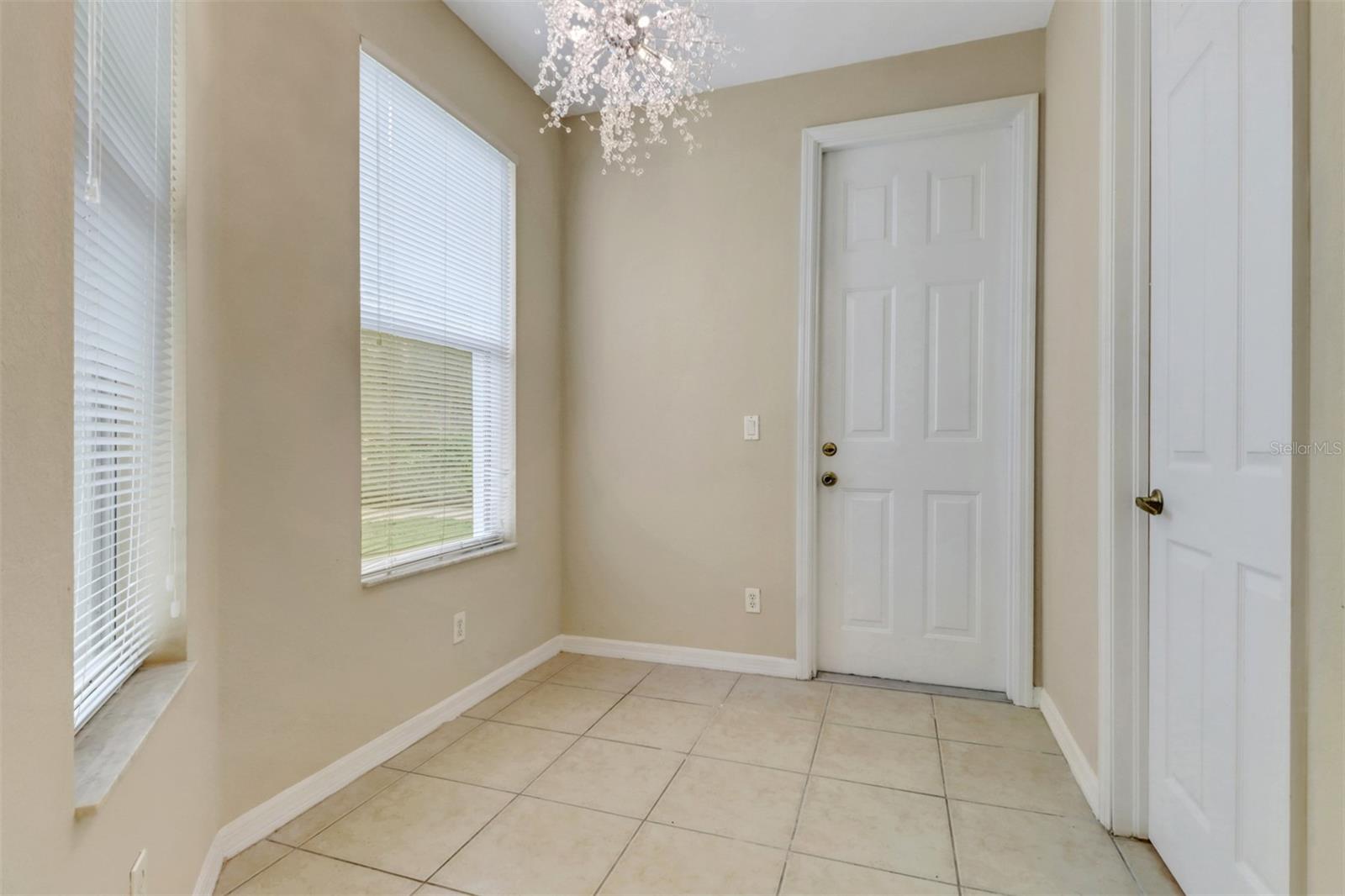 Image 12 of 41 For 1330 Mariposa Circle 104