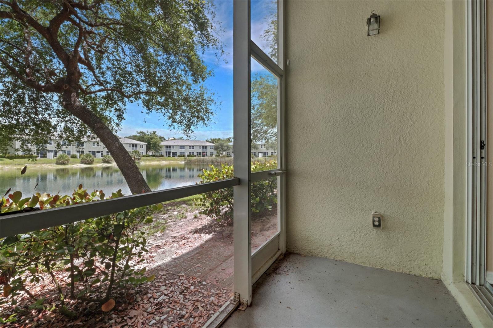 Image 18 of 41 For 1330 Mariposa Circle 104