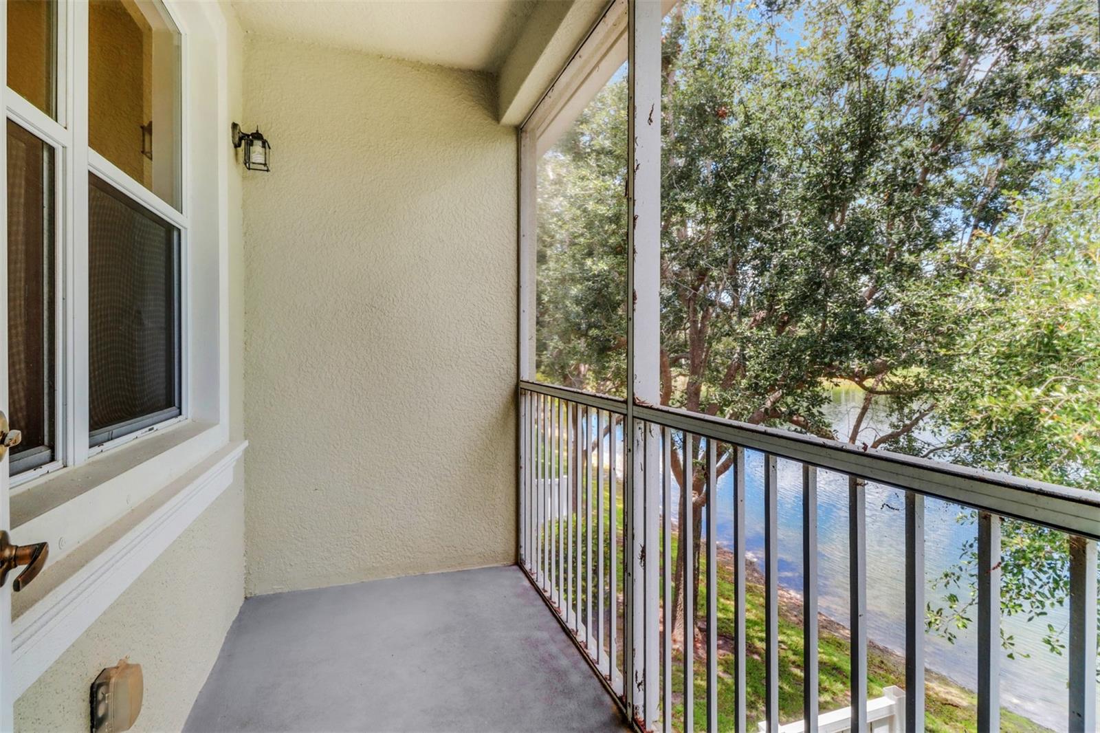 Image 29 of 41 For 1330 Mariposa Circle 104