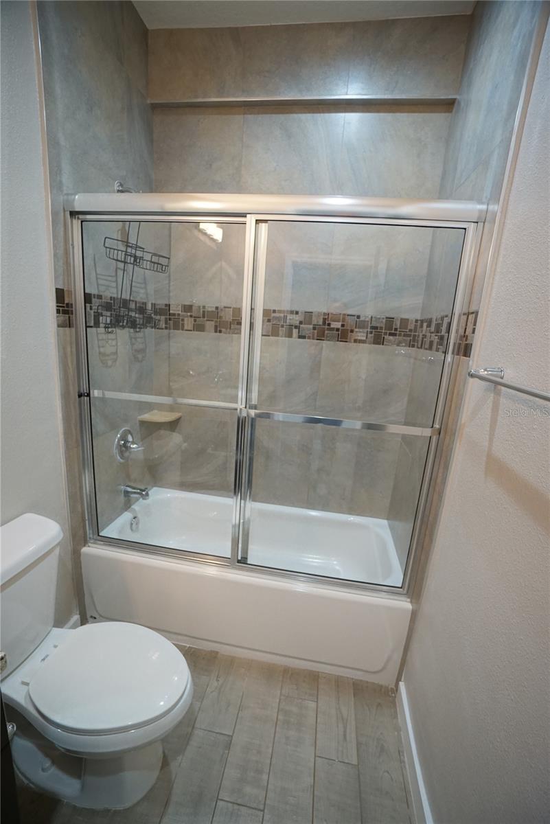 Image 10 of 17 For 4210 Coolidge Avenue 4