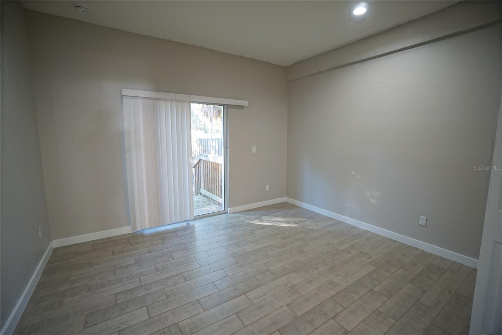 Image 13 of 17 For 4210 Coolidge Avenue 4