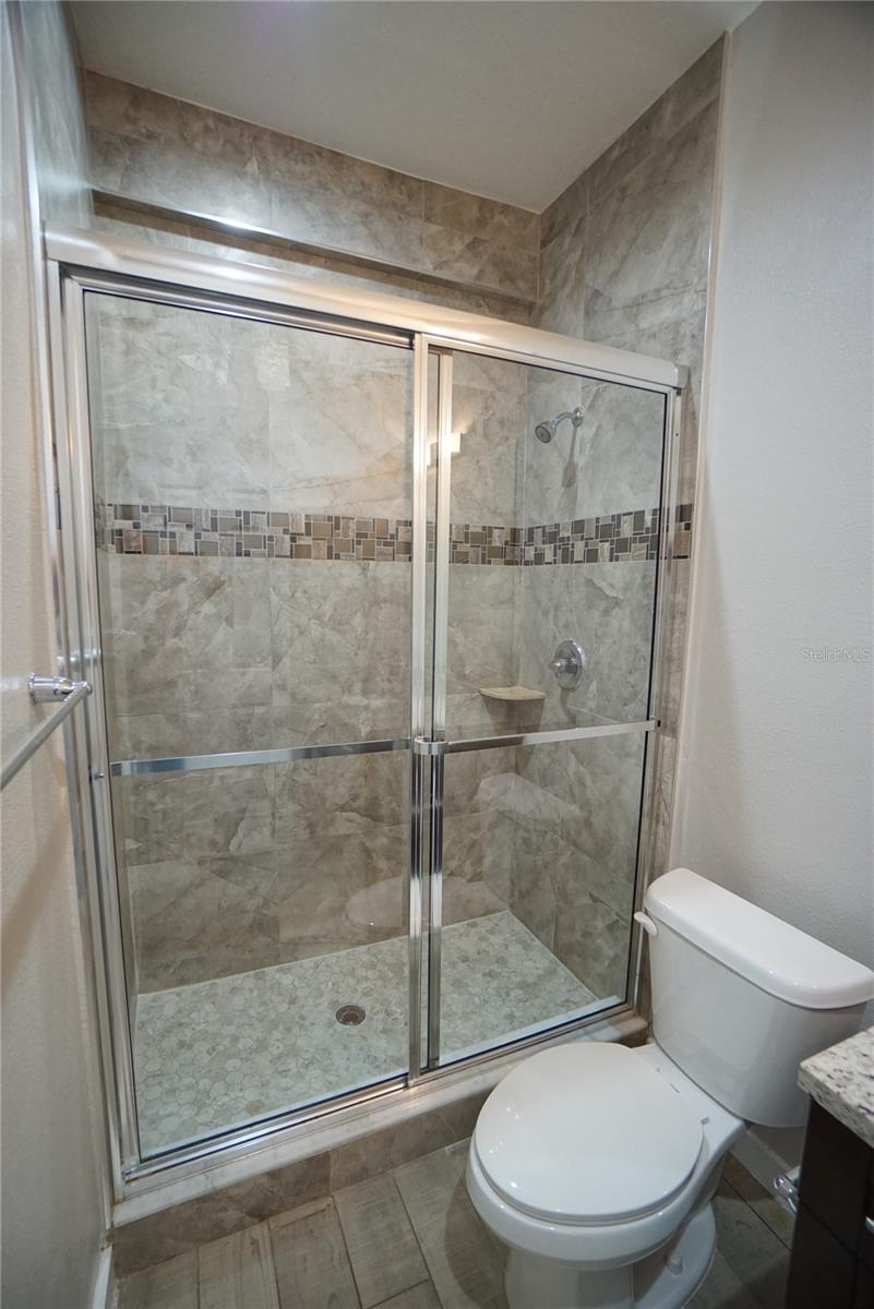 Image 15 of 17 For 4210 Coolidge Avenue 4
