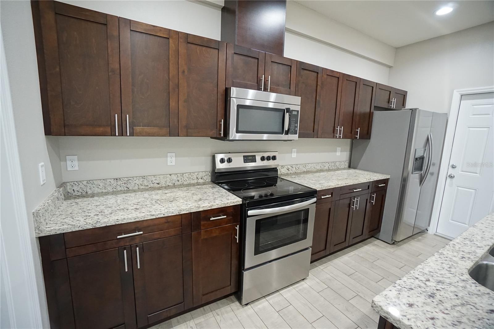 Image 6 of 17 For 4210 Coolidge Avenue 4