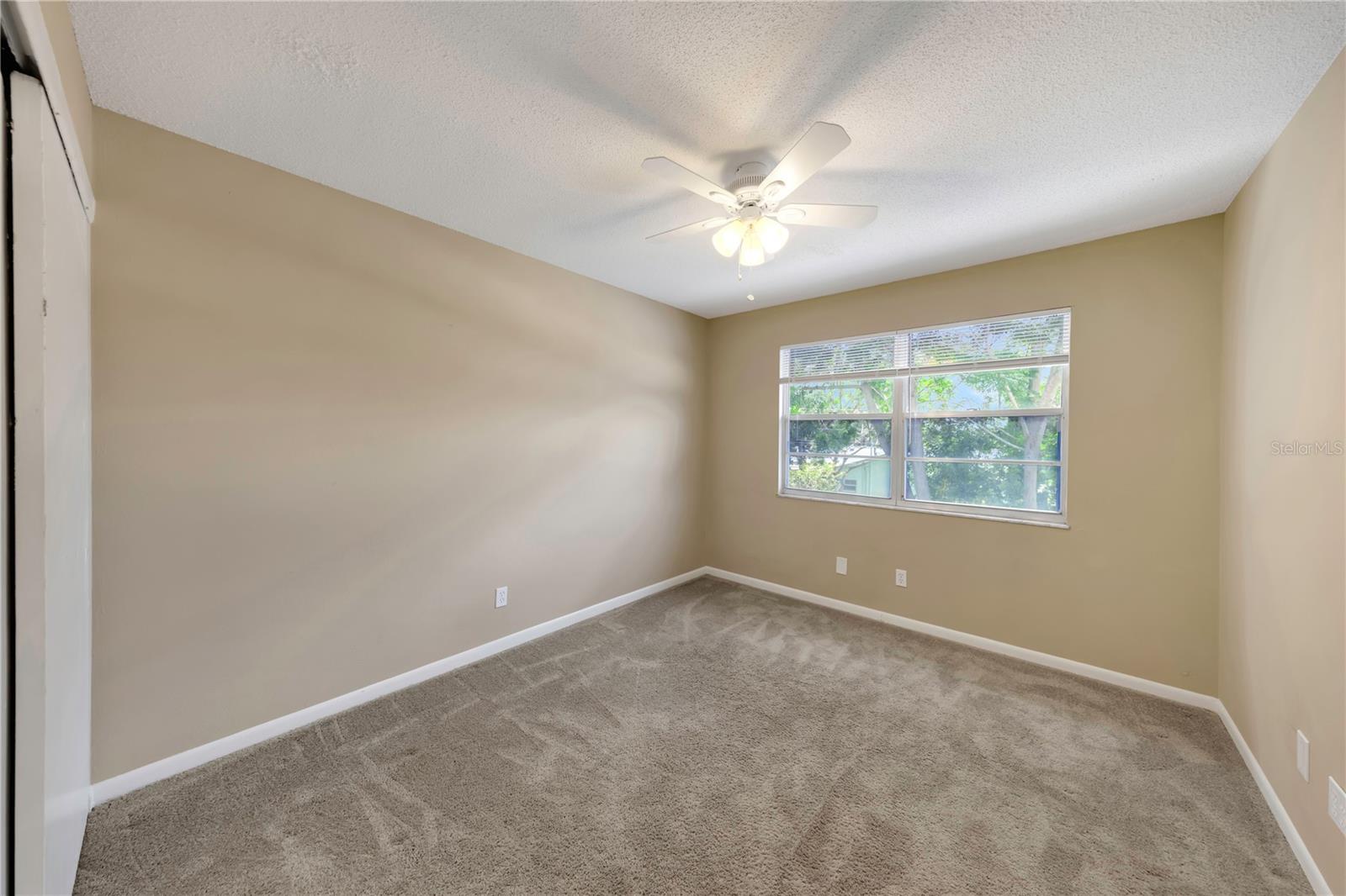 Listing photo id 14 for 2048 Los Lomas Drive