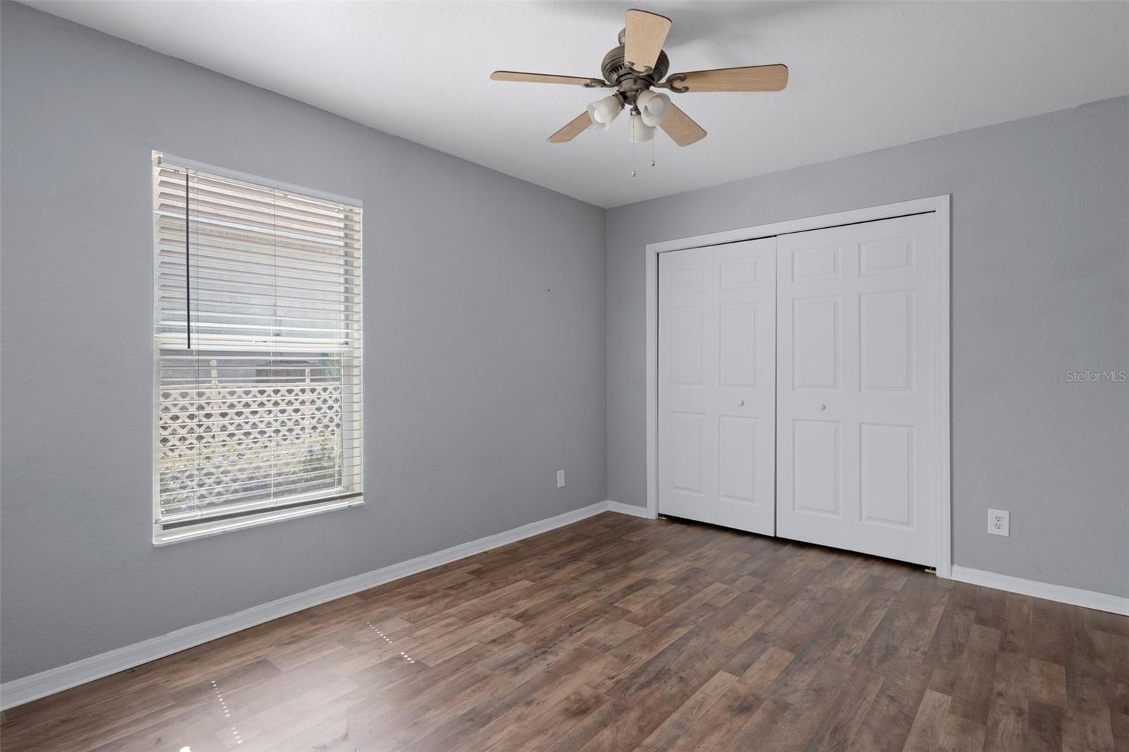 Listing photo id 24 for 10101 Langan Street