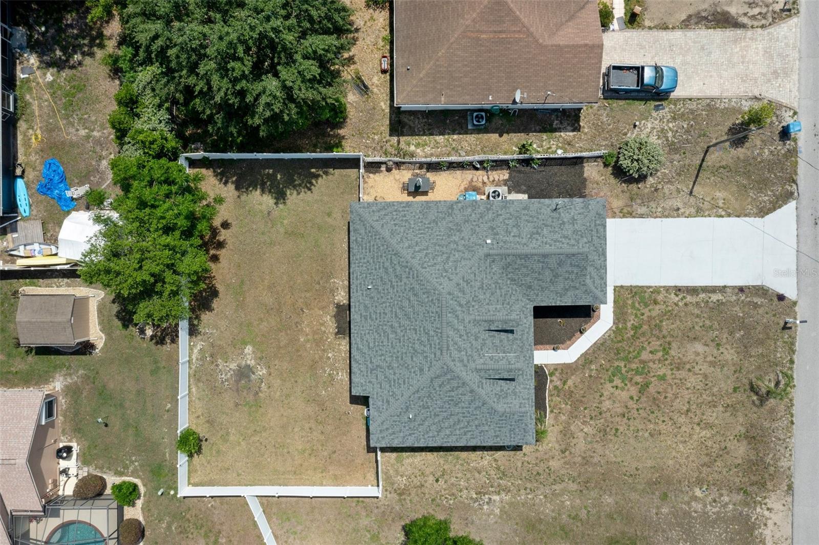 Listing photo id 1 for 10101 Langan Street