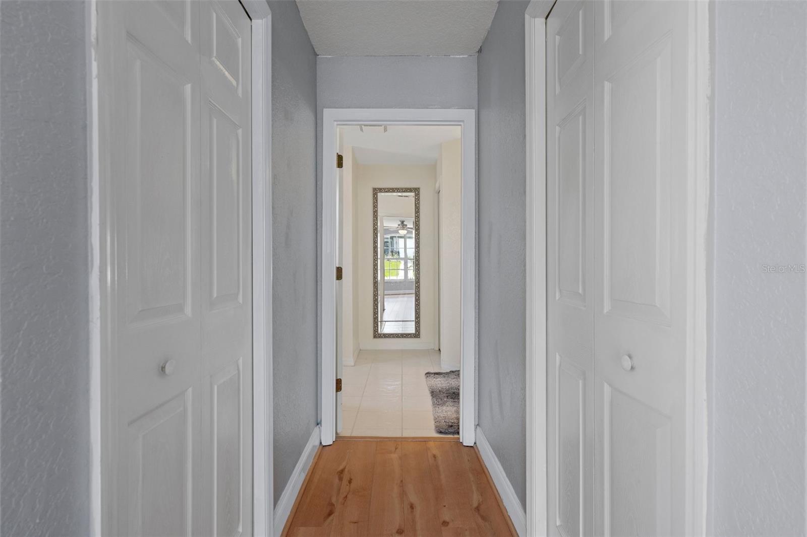 Listing photo id 28 for 10101 Langan Street