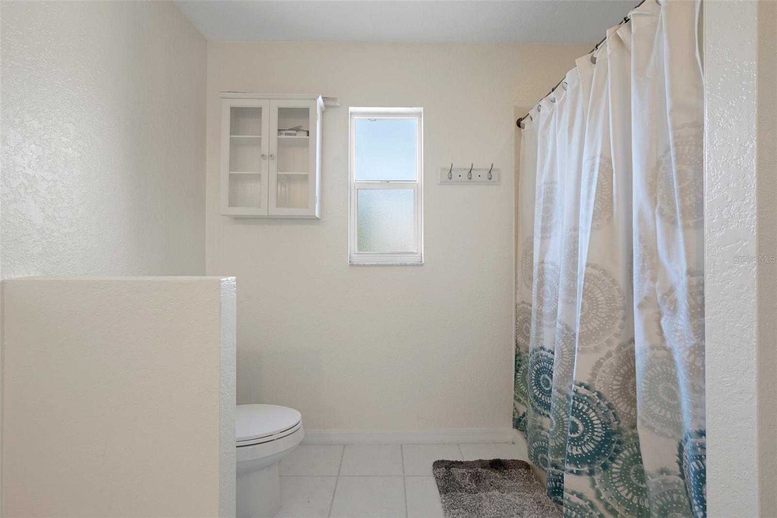 Listing photo id 30 for 10101 Langan Street